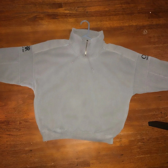 Men’s Grey Sweater - Outback Red Brand - Size Medium - Picture 2 of 5